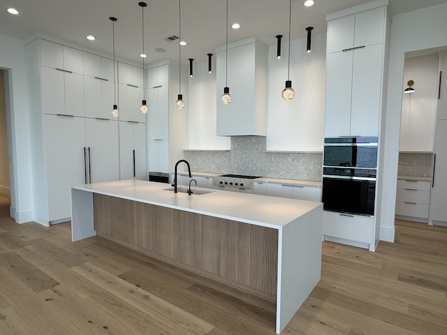 Custom Dallas Kitchen Cabinetry